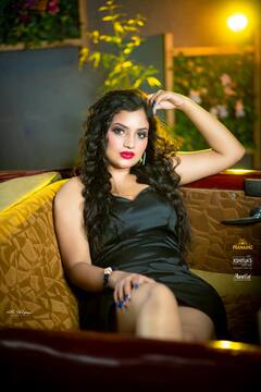 In Pics: जाळ अन् धूर संगटच! हॉटनेसच्या सीमा पार; 'शालू'च्या हॉट अदांवर चाहते फिदा