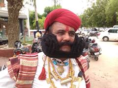 Longest Moustache you will ever see: అయ్య బాబోయ్ ఎంత పొడుగో..! ఈ మీసాలు తాళ్లగానూ వాడుకోవచ్చు..!