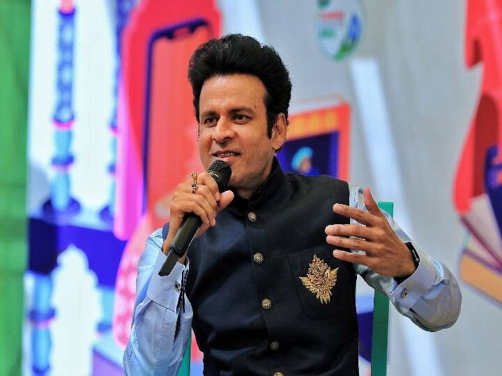 जयपुर लिटरेचर फेस्टिल 2022 में मनोज बाजपेयी ने ओटीटी कंटेट के पक्ष में बोलते हुए कहा कि यहां हर तरह का कंटेंट है. मगर उसे देखना या ना देखना दर्शकों पर है. उन्होंने किसी भी तरह के सेंसरशिप को गलत माना.