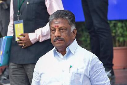 problem for teachers and girls via EMIS - OPS condemn Issue on EMIS: பீரியட்ஸ் கேள்விகள் ஆசிரியர்களுக்கும், மாணவிகளுக்கும் இன்னலை ஏற்படுத்துவதா?- ஓபிஎஸ் கண்டனம்