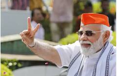 ਮਮਤਾ ਦੇ ਵਿਹੜੇ 'ਚ 2 ਸਾਲ ਬਾਅਦ PM ਮੋਦੀ , ਮਾਂ ਹੀਰਾਬੇਨ ਦੇ ਪੈਰ ਛੂਹ ਕੇ ਲਿਆ ਅਸ਼ੀਰਵਾਦ, ਵੇਖੋ ਤਸਵੀਰਾਂ