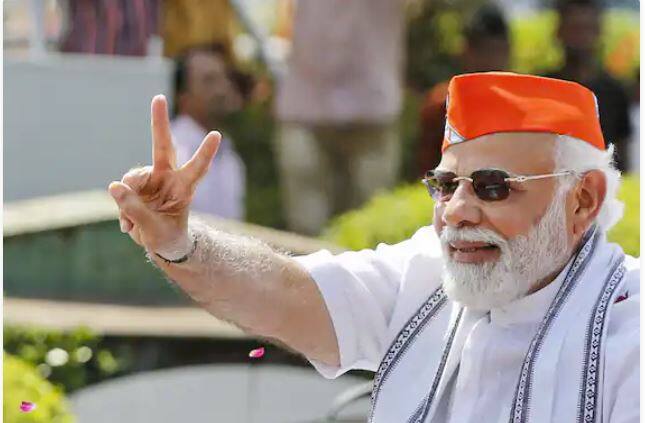 ਇਸ ਤੋਂ ਬਾਅਦ ਉਨ੍ਹਾਂ ਨੇ ਗੁਜਰਾਤ ਪੰਚਾਇਤ ਮਹਾਸੰਮੇਲਨ ਨੂੰ ਸੰਬੋਧਨ ਕੀਤਾ। ਇਸ ਦੇ ਨਾਲ ਹੀ ਪ੍ਰਧਾਨ ਮੰਤਰੀ ਨੇ ਗਾਂਧੀਨਗਰ ਵਿੱਚ ਆਪਣੀ ਮਾਂ ਹੀਰਾਬੇਨ ਨਾਲ ਮੁਲਾਕਾਤ ਕੀਤੀ। PM ਮੋਦੀ ਦੀ ਮਾਂ ਨੇ ਦੋ ਸਾਲ ਬਾਅਦ ਮੁਲਾਕਾਤ ਕੀਤੀ ਹੈ। ਇੱਥੇ ਪਹੁੰਚ ਕੇ ਉਨ੍ਹਾਂ ਨੇ ਮਾਂ ਤੋਂ ਆਸ਼ੀਰਵਾਦ ਲਿਆ ਅਤੇ ਇਕੱਠੇ ਖਾਣਾ ਖਾਧਾ।