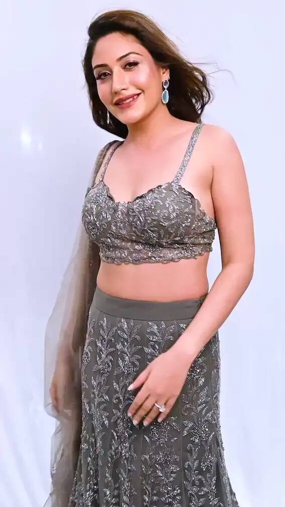 સુરભી ચંદનાએ ઘણી ટીવી સિરિયલોમાં પોતાની અભિનય કુશળતા બતાવી છે. અભિનેત્રીને ઘણી મોટી ફિલ્મોની ઓફર પણ મળી છે, પરંતુ અભિનેત્રી હાલમાં ફિલ્મમાં ડેબ્યુ કરવાનું વિચારી રહી નથી.