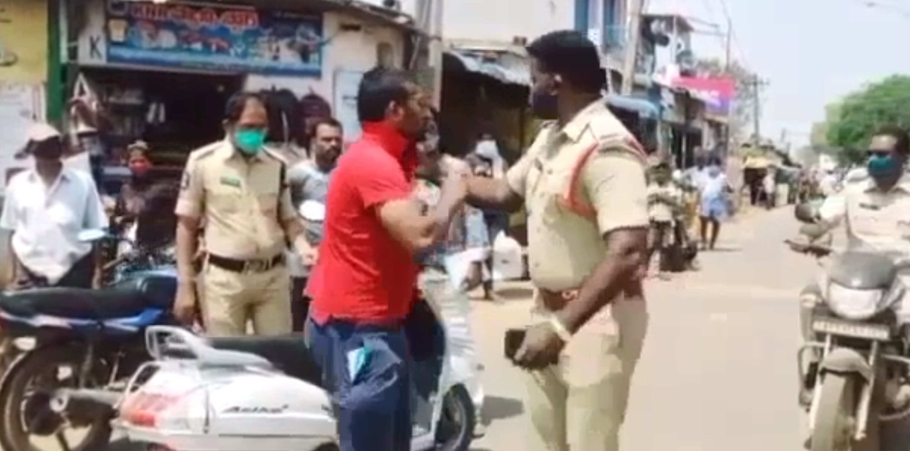 Nellore Police: అటు అభినందనలు - ఇటు ఆరోపణలు ! టాక్ ఆఫ్ ది స్టేట్‌గా నెల్లూరు పోలీసులు