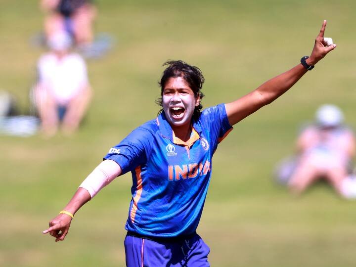 Jhulan Goswami Record becomes first bowler in women cricket to take 250 odi wickets india vs england icc world cup 2022 Jhulan Goswami Record : चक दे झुलन! वनडे क्रिकेटमध्ये रचला इतिहास, 'ही' कामगिरी करणारी पहिली महिला क्रिकेटर