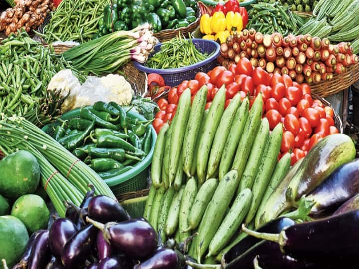 vegetable price today hike vegetable price hike in india check here latest rates Vegetable Price: आम जनता पर महंगाई का झटका, सब्जियां हुई महंगी, नींबू, लौकी, प्याज समेत चेक करें सभी के रेट्स