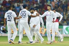 IND vs SL 2nd Test Live: পেস ব্রিগেডের দাপট, প্রথম দিনেই ব্যাঙ্গালোর টেস্টের রাশ ভারতের হাতে