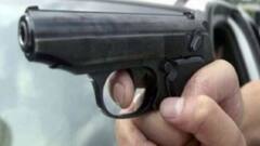 Malda: মালদার হরিশ্চন্দ্রপুরে বন্দুক হাতে সোশাল মিডিয়ায় ছবি পোস্ট যুব তৃণমূল নেতার। Bangla News