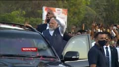 Narendra Modi: আমদাবাদে রোড শো করছেন প্রধানমন্ত্রী নরেন্দ্র মোদি। Bangla News