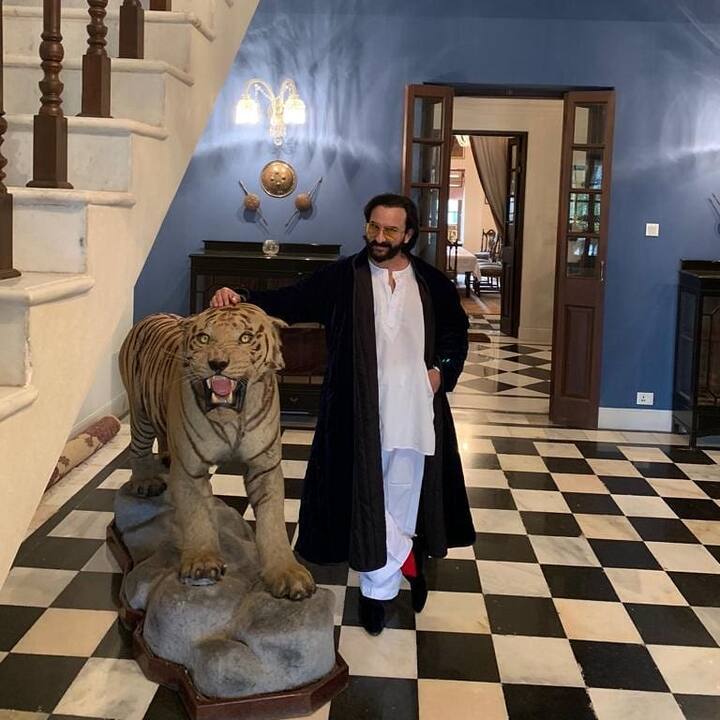 सैफ अली खान का रौब एक नवाबी शहजादे का है. इनकी नवाबगिरी को और शाही बनाता है इनका पटौदी पैलेस.