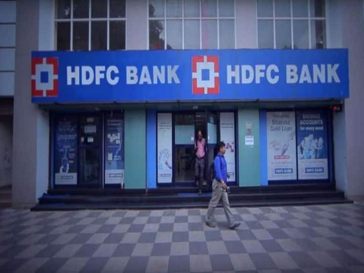 HDFC bank restrictions Lifted by RBI hdfc bank credit card reserve bank of india HDFC Bank के ग्राहकों के लिए बड़ी खुशखबरी! आरबीआई ने हटाए सारे प्रतिबंध, जारी होंगे नए क्रेडिट कार्ड
