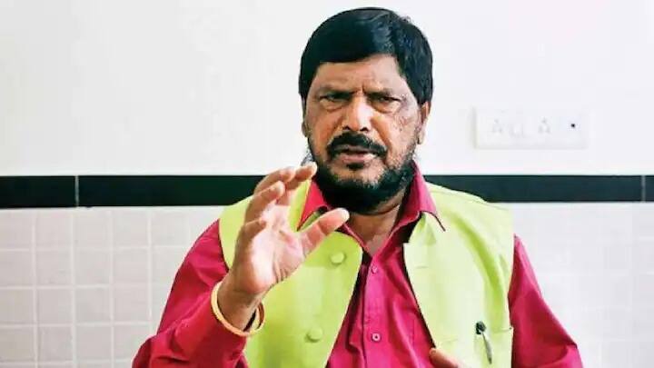 Ramdas Athawale : ...तर शिवसेनेचा सुपडा साफ होईल, रामदास आठवले यांचा इशारा ramdas athawale criticism on shiv asena and congress Ramdas Athawale : ...तर शिवसेनेचा सुपडा साफ होईल, रामदास आठवले यांचा इशारा