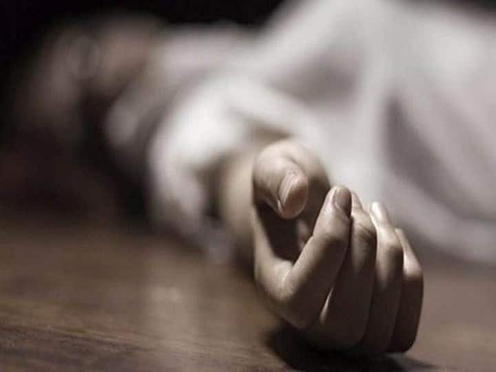 Maharashtra Beed News Teacher commits suicide after being harassed by professor serious allegations in suicide note Marathi News Maharashtra Beed News : सहकारी प्राध्यापकाच्या जाचाला कंटाळून शिक्षकाची आत्महत्या, सुसाईड नोटमध्ये गंभीर आरोप