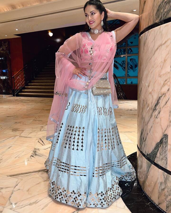 సన్నీ లియోన్ హాట్ ఫోటోస్ -Image credit: Sunny Leone/Instagram