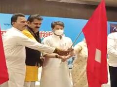 MP News: केंद्रीय मंत्री ज्योतिरादित्य सिंधिया ने इंदौर से इन शहरों को जोड़ने वाली फ्लाइट का किया शुभारंभ, IDCA में खिलाड़ियों को किया सम्मानित