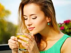 Detox drink: સ્કિનને હેલ્ધી અને ગ્લોઇંગ બનાવવા માટે કારગર છે આ ડિટોક્સ ડ્રિન્કસ,  અજમાવી જુઓ