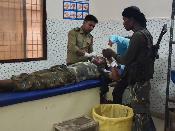 Chhattisgarh Naxalite Encounter Attack 2 soldiers District Reserve Guard injured ANN Chhattisgarh News: नक्सलियों का कायराना हमला, डिस्ट्रिकट रिजर्व गार्ड के 2 जवान घायल