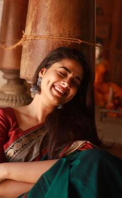 Siddhi Idnani pics: அழகூரில் பூத்தவளே.... கண்ணக்குழியில் அசரடிக்கும் சித்தி இதானி!