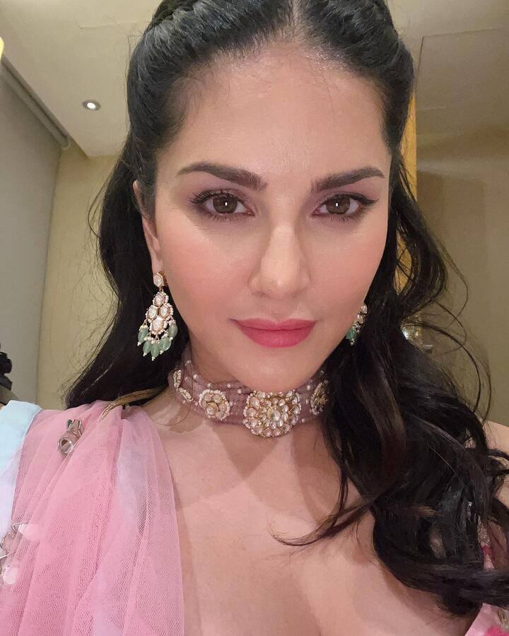 సన్నీ లియోన్ హాట్ ఫోటోస్ -Image credit: Sunny Leone/Instagram