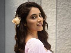 Priyanka Mohan Photos: గ్యాంగ్ లీడర్ హీరోయిన్ గ్లామర్ ఫోటోస్, డోస్ పెంచుతోందిగా