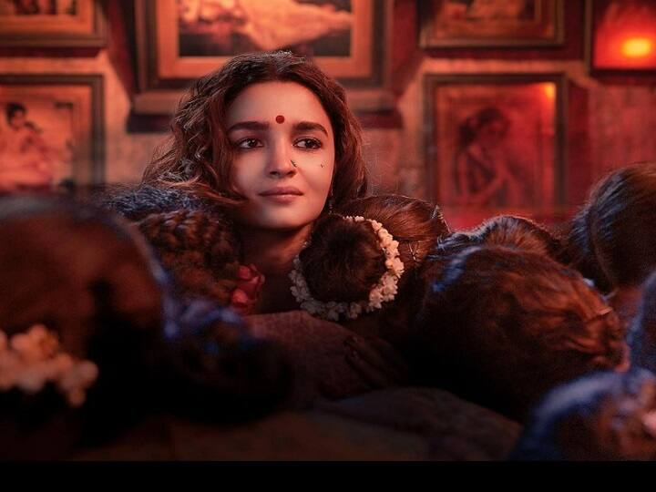 क्या आप जानते हैं आलिया से पहले ये रोल तीन नामी एक्ट्रेस ने करने से इनकार कर दिया था. ये एक्ट्रेस भी इंडस्ट्री की दिगग्ज अभिनेत्रियों में शुमार हैं.