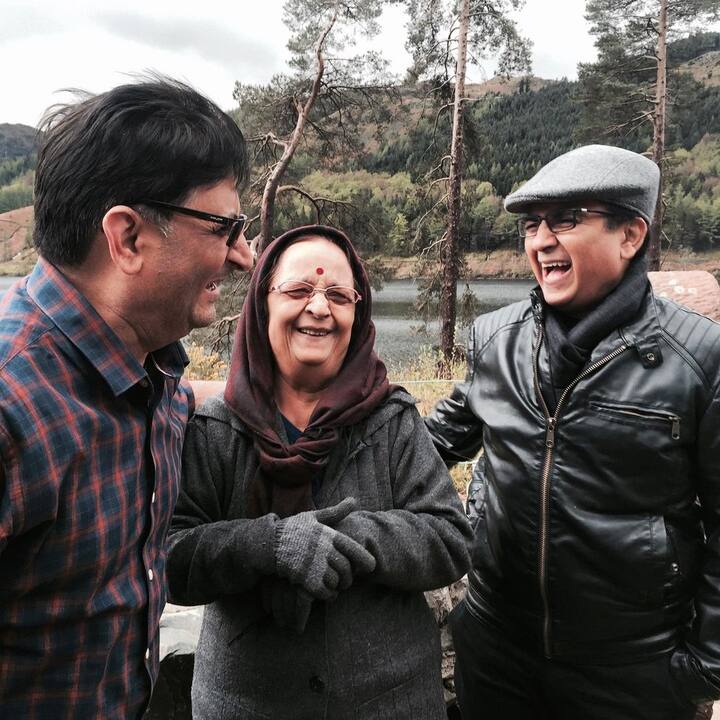 यूं तो दिलीप जोशी को एक्टिंग करते हुए 35 साल होने वाले है लेकिन तारक मेहता का उल्टा चश्मा ही वो सीरियल था जिसने दिलीप जोशी की दुनिया बदल दी. (फोटो – सोशल मीडिया)