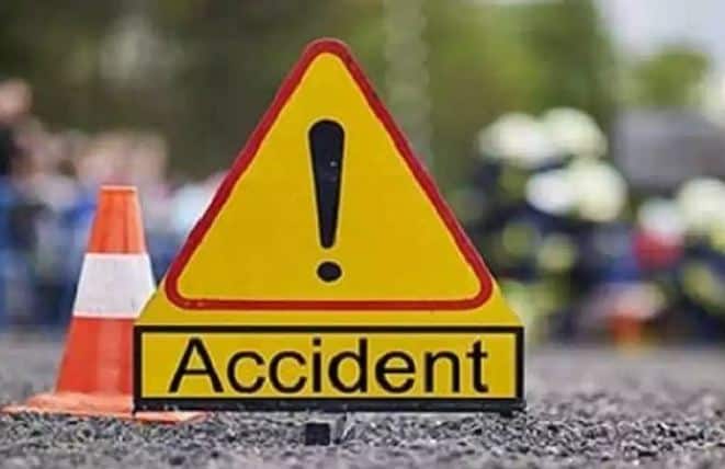 Solapur Accident News pandharpur three youth dead in accident sangola Solapur : देवदर्शनावरुन येताना सोनंदजवळ भीषण अपघात; पंढरपूर तालुक्‍यातील तिघांचा मृत्यू
