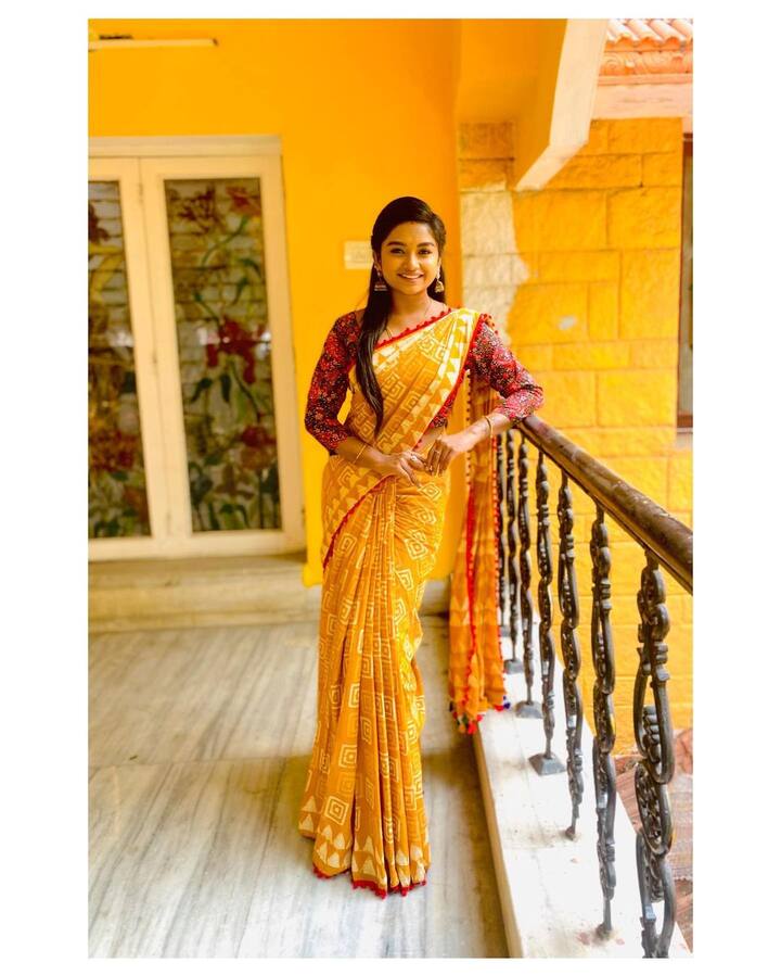 மின்னலை பிடித்து தூரிகை சமைத்து ரவிவர்மன் எழுதிய வதனமடி