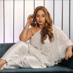 साड़ी पहन रानी चटर्जी ने दिखाईं ऐसी अदाएं, फैंस बोले 'आपने तो हमें मार ही डाला..'