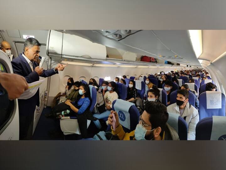 यूक्रेन से लौटे मेडिकल छात्रों को भारत में पढ़ाई जारी रखने की मिले सुविधा, SC में जनहित याचिका दायर Medical students returned from Ukraine should get facility to continue studies in India petition filed in Supreme court यूक्रेन से लौटे मेडिकल छात्रों को भारत में पढ़ाई जारी रखने की मिले सुविधा, SC में जनहित याचिका दायर