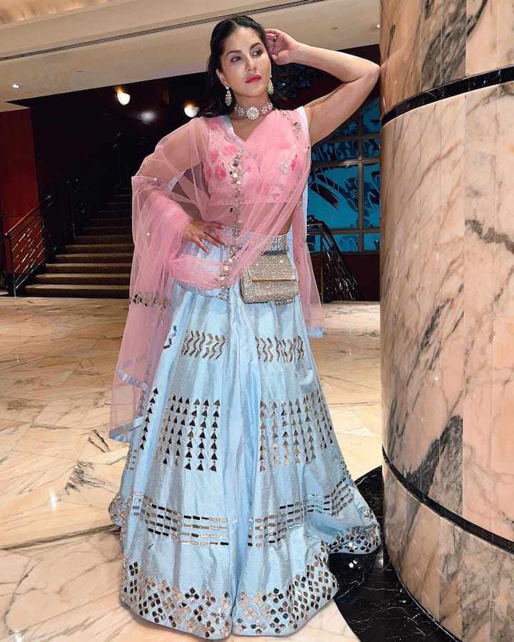 లెహెంగాలో అందంగా మెరిసిపోతోంది సన్నీ -Image credit: Sunny Leone/Instagram