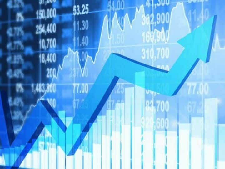 Analysts say share market volatility is likely to continue this week   Share Market : या आठवड्यात शेअर बाजारासाठी 'हे' महत्त्वाचे निर्णय दिशा ठरवणार; तज्ज्ञ काय म्हणतात वाचा 