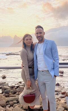 IPL 2022: કોણ છે RCBના નવા કેપ્ટન ફાફ ડુ પ્લેસિસની પત્ની, જાણો બંન્નેની લવ સ્ટોરી