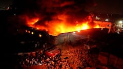 Tangra Fire: 'ফায়ার সার্টিফিকেট ছিল না গুদামের মালিকের কাছে', ফায়ার সার্ভিস অ্যাক্টে অভিযোগ দায়ের দমকলের | Bangla News