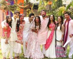 कुमकुम भाग्य की कास्ट ने खूब खेली होली, लाल, हरे, नीले रंग में सराबोर दिखे सभी कलाकार