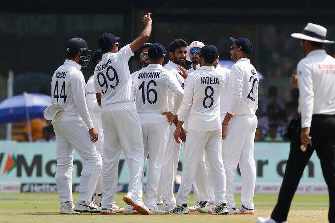 IND vs SL 2nd Test Day 2 Sri Lanka all out for 109 second-lowest total in Test cricket against India IND vs SL 2nd Test: ১০৯ অলআউট শ্রীলঙ্কা, প্রথম ইনিংসে ১৪৩ রানে এগিয়ে ভারত