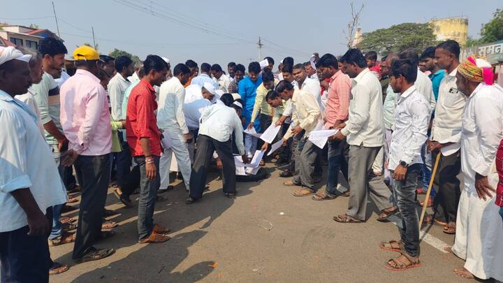 सांगलीच्या आटपाडीत आमदार गोपीचंद पडळकरांच्या उपस्थितीत आंदोलन करण्यात आलं.