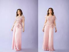 Madhuri Dixit: माधुरीच्या मनमोहक सौंदर्याची नेटकऱ्यांना भुरळ!