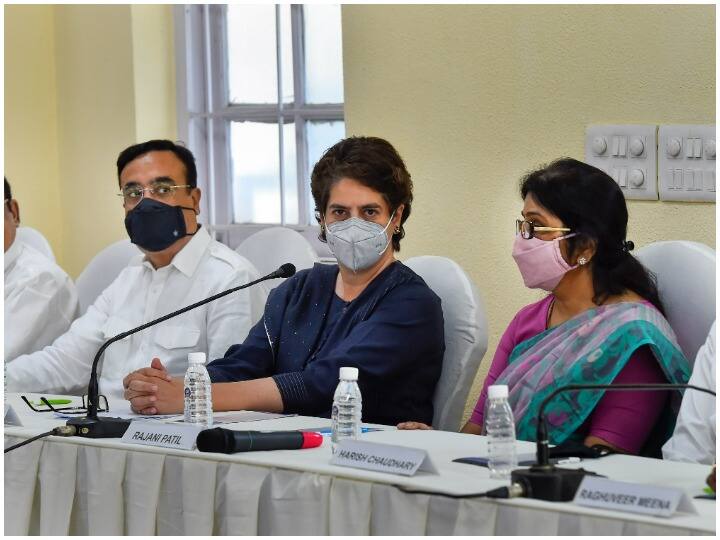 कार्य समिति के सदस्य अजय कुमार का कहना है कि तृणमूल कांग्रेस ने गोवा में खराब प्रदर्शन किया, आम आदमी पार्टी इसके पहले इतने चुनाव हारी लेकिन न तो ममता बनर्जी से और न ही अरविंद केजरीवाल से किसी ने इस्तीफे को लेकर सवाल नहीं किया है.