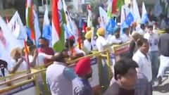 अमृतसर में AAP का रोडशो, उससे पहले स्वर्ण मंदिर पहुंचे Arvind Kejriwal और Bhagwant Mann