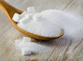 White Sugar : சர்க்கரை அசைவ உணவா? வெள்ளை சர்க்கரை பத்தி இந்த விஷயங்கள் உங்களுக்குத் தெரியுமா?