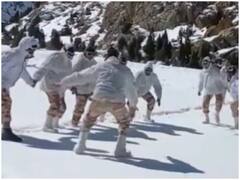 बर्फीली पहाड़ी पर ITBP के जवानों ने खेला कबड्डी, वीडियो देख हैरान हुए लोग