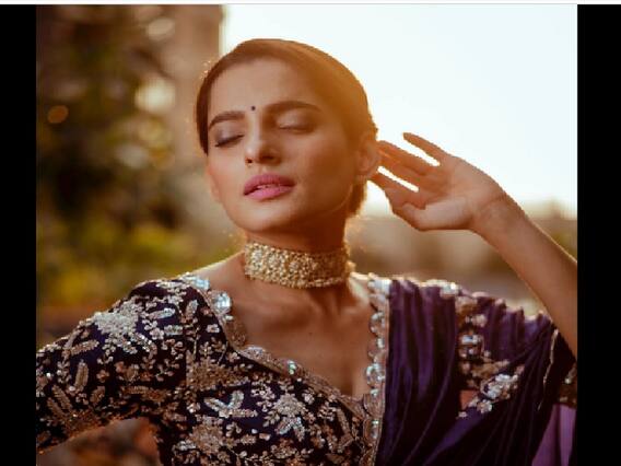 साडीमध्ये प्रिया बापटचं सौंदर्य अधिकच खुलतं!