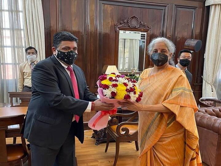 finance minister Palanivel Thiaga rajan shares a pic with union minister Nirmala Sitharaman during the meet last month 'வழிகாட்டுதலும் ஆதரவும்...' மத்திய நிதியமைச்சர் சந்திப்பில் நெகிழ்ந்த நிதியமைச்சர் தியாகராஜன்