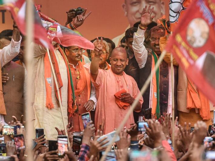 CM Yogi swearing in as UP CM likely after Holi, What next for Keshav Prasad Maurya And Dinesh Sharma केशव मौर्य और दिनेश शर्मा नहीं तो यूपी में कौन होगा डिप्टी सीएम? योगी के शपथ ग्रहण के लिए बड़ी तैयारी