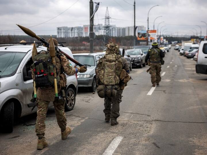 Russia Ukraine War Ukraine Russia talks are on pause until tomorrow Know reason Russia Ukraine War: जंग के बीच रूस-यूक्रेन में चौथे दौर की वार्ता रहेगी जारी, सोमवार को इस वजह से अधूरी रह गई बात