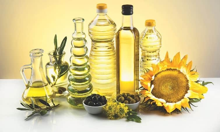 Wow! Edible oil has become cheaper, know how much the price of which oil has fallen Edible oil Price: ખાદ્યતેલ થઈ ગયું સસ્તું, જાણો ક્યા તેલના ભાવમાં કેટલો ઘટાડો થયો