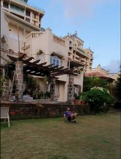 कितने आलीशान बंगले में रहती हैं अर्चना पूरन सिंह, देखें एक्ट्रेस के घर की खूबसूरत तस्वीरें