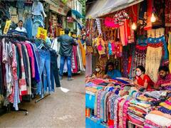 Holi 2022: होली पर कम बजट में करनी है ढेर सारी शॉपिंग, तो पहुंच जाए दिल्ली के इन सबसे सस्ते बाजारों में