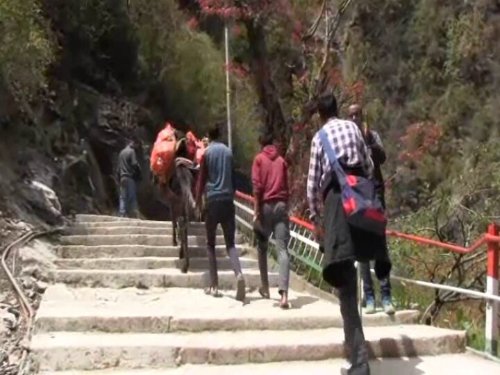 Char Dham Yatra: उत्तराखंड में ट्रैवल एजेंसियों के इस फैसले से होगी जेब ढीली, चारधाम की यात्रा करना होगा महंगा